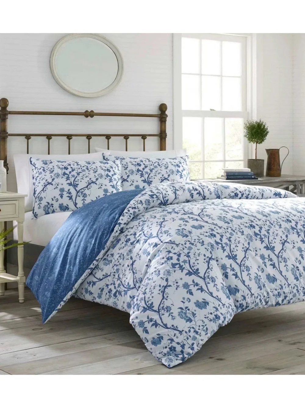 ELEGANT Elise Reversible TWIN Duvet Set Blue - Laura Ashley 2 PC